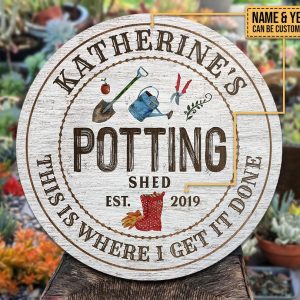 Personalized Gardening Potting Shed Customized Wood Circle Sign 2