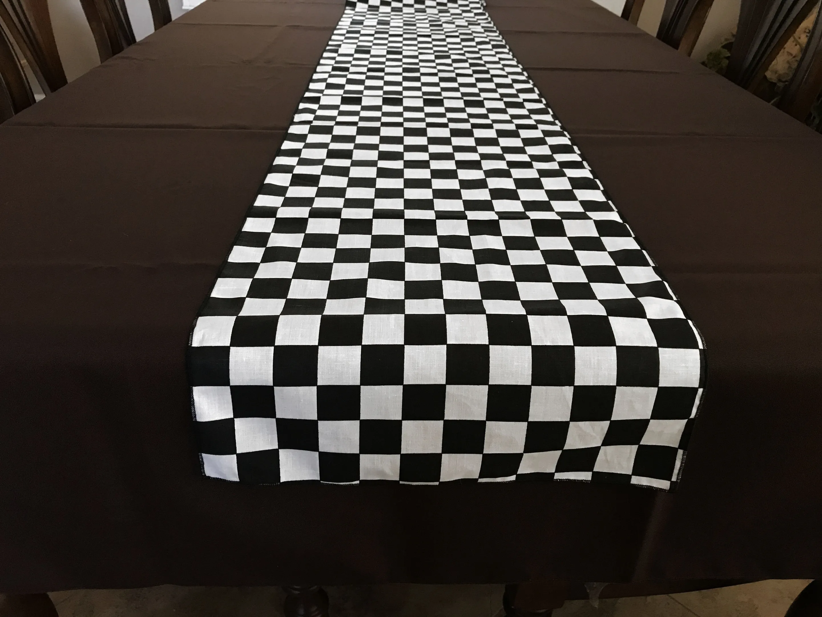 printed table runner background checkerboard white black 5045 scaled