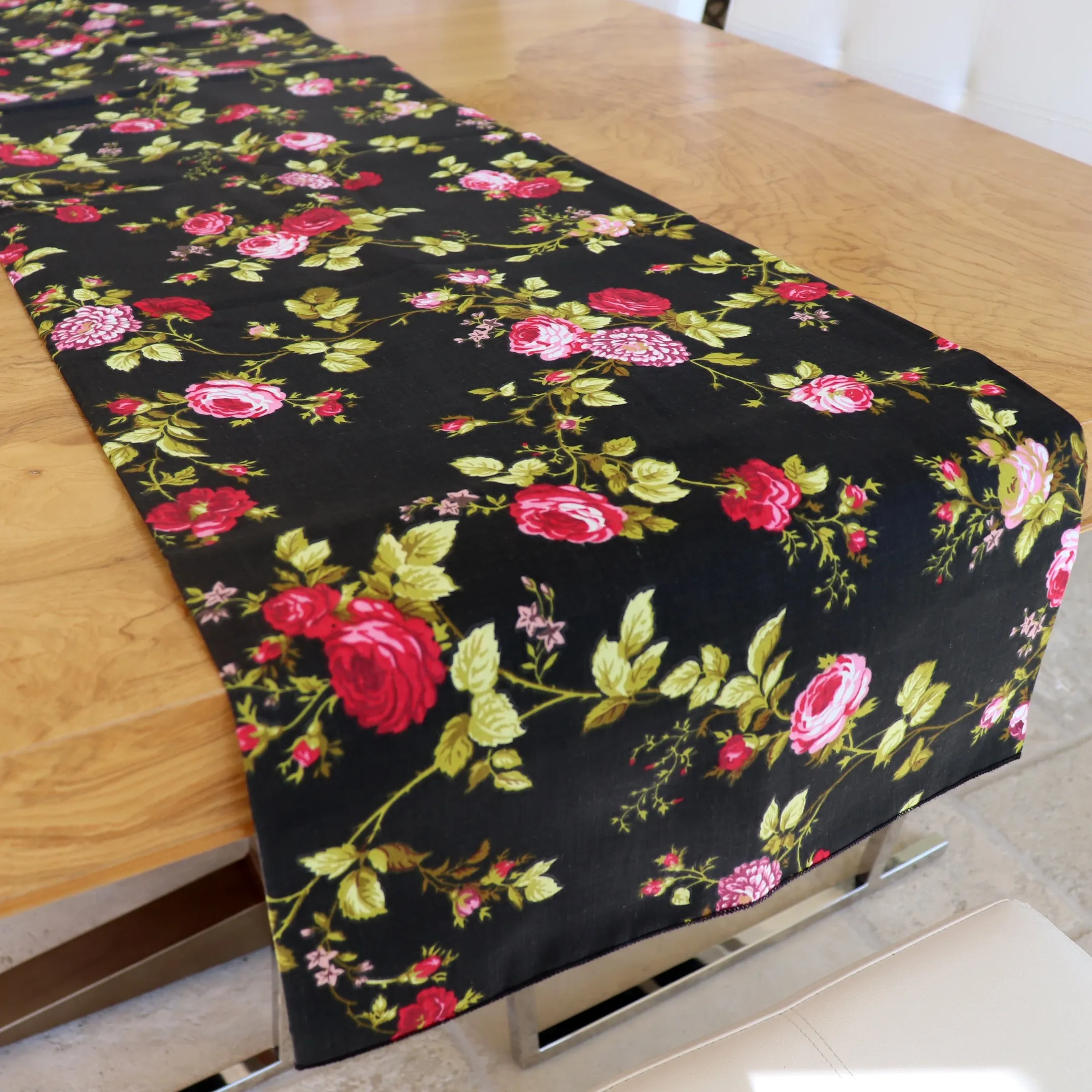 printed table runner background floral vintage flowers black 3341