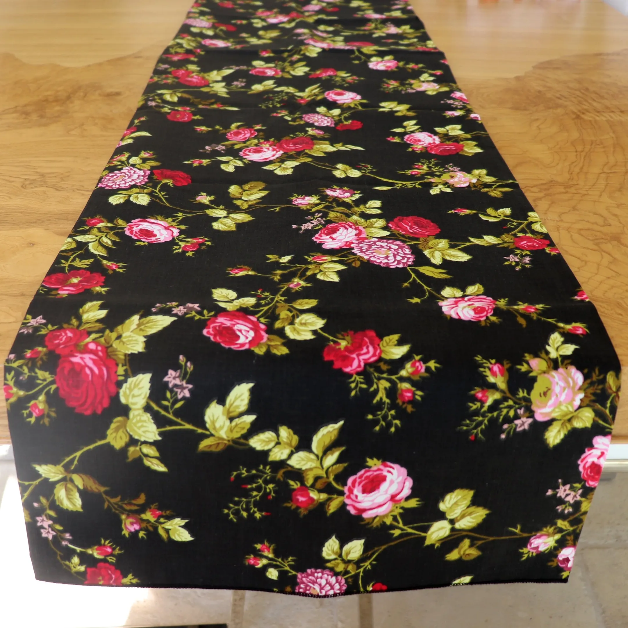 printed table runner background floral vintage flowers black 7206