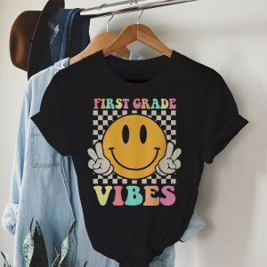 First Grade Vibes 1st Grade Team Retro 1st Day Of School T-Shirt