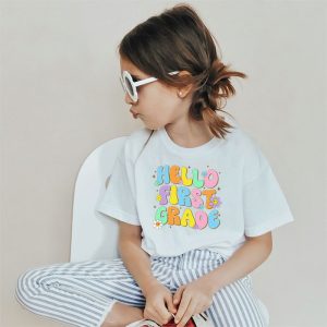First Day Of School Retro Hello First Grade Back To School Cute Gift T-Shirt 1