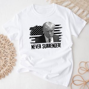 Donald Trump never surrender Mug shot august 24 2023 T-Shirt