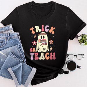 Groovy Halloween Trick or Teach Retro Floral Ghost Teacher T-Shirt