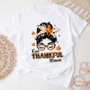 One Thankful Mama Funny Messy Bun Fall Autumn Thanksgiving T-Shirt