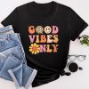 Retro Groovy Halloween Peace Love Hippie 60s 70s 80s Costume T-Shirt