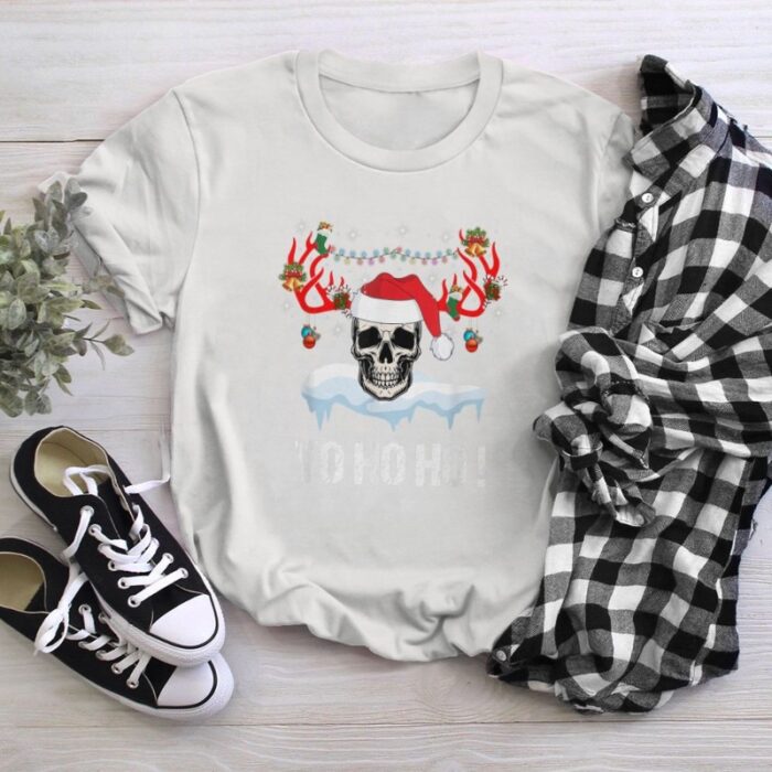 Yo Ho Ho Skull Reindeer Santa Hat Xmas Light Merry Christmas T-Shirt